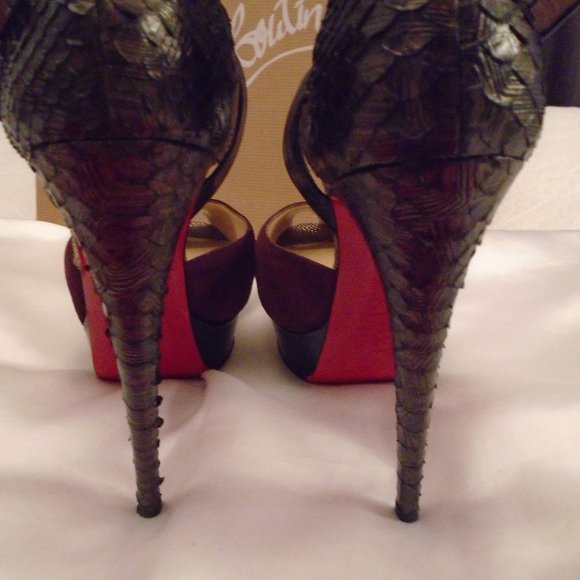 Christian Louboutin #299 snakeskin back purple suede heels - Picture 3 of 9